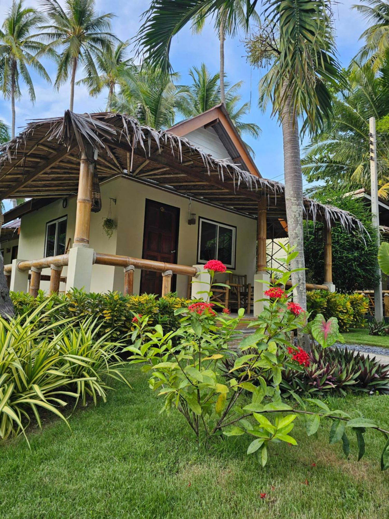 The Mellow Mango Koh Lanta Exterior photo